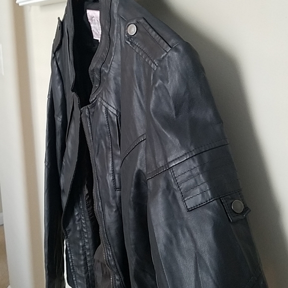 Light weight jacket 🧥 - Picture 4 of 6